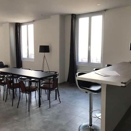 Appartement 10 Pers Face Gare Sncf Appart Hotel Le Cygne A 부르주 외부 사진