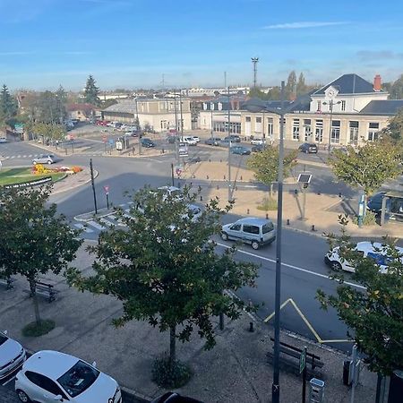 Appartement 10 Pers Face Gare Sncf Appart Hotel Le Cygne A 부르주 외부 사진