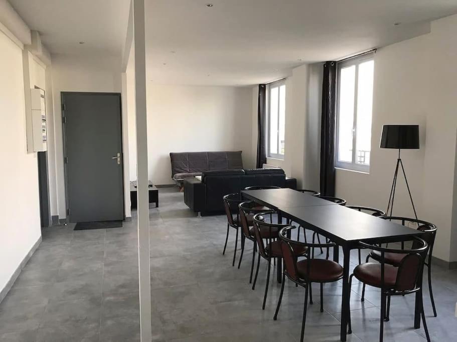 Appartement 10 Pers Face Gare Sncf Appart Hotel Le Cygne A 부르주 외부 사진
