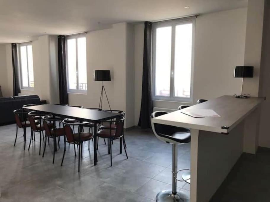 Appartement 10 Pers Face Gare Sncf Appart Hotel Le Cygne A 부르주 외부 사진