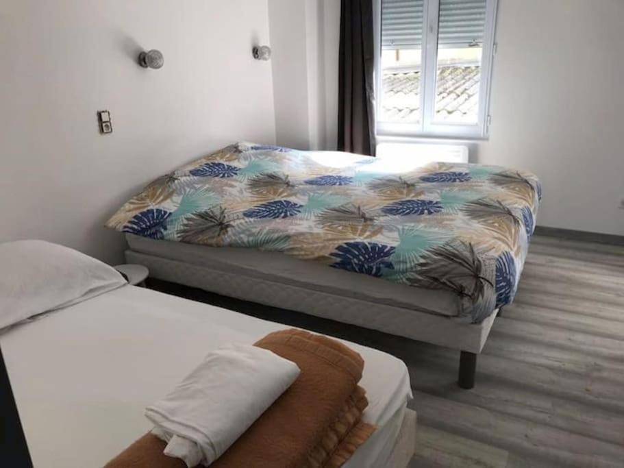 Appartement 10 Pers Face Gare Sncf Appart Hotel Le Cygne A 부르주 외부 사진